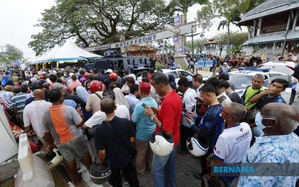 Lumut Waterfront Meriah dengan Program MADANI Rakyat Perak 2025