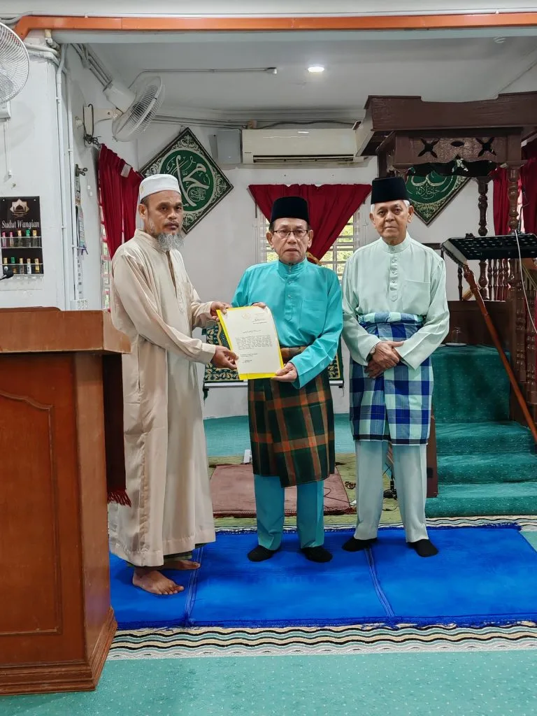 Majlis Penyerahan Lembu Bagi Ibadah Qurban Sultan Nazrin Shah Untuk Daerah Hilir Perak