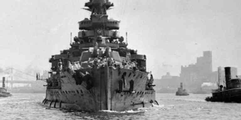 Kapal Perang HMS Malaya Kurniaan Dari Sultan Perak