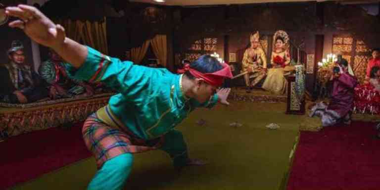 Majlis Perkahwinan Kelahiran Perak Yang Bertemakan Kesultanan Melayu Melaka