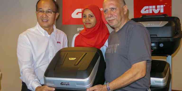 Pereka Utama Givi Asia, Gadis Dari Kuala Kangsar