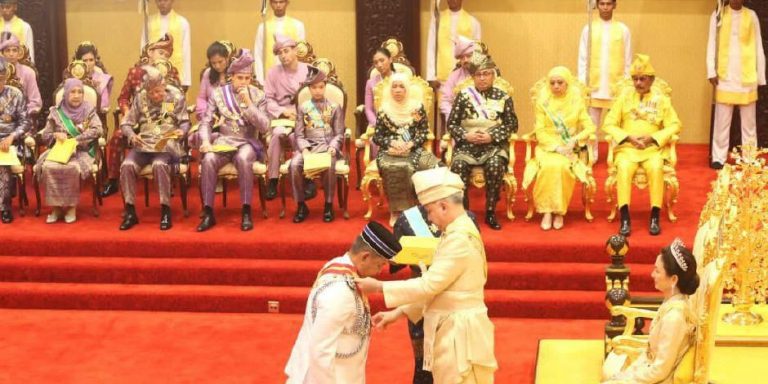 Kenali Lapan Dato Kurnia Negeri Perak