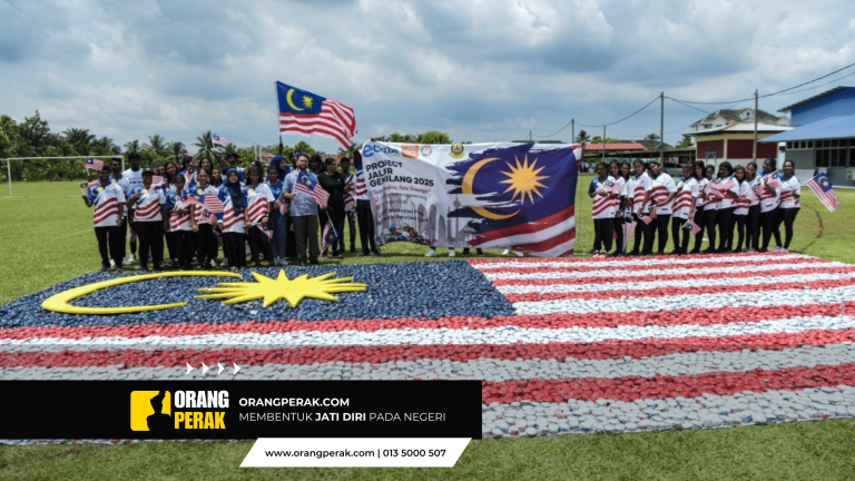 Pelajar dan Staf eCube TVET College Perak Berjaya Cipta Jalur Gemilang Gergasi Daripada 14,000 Tin Kitar Semula